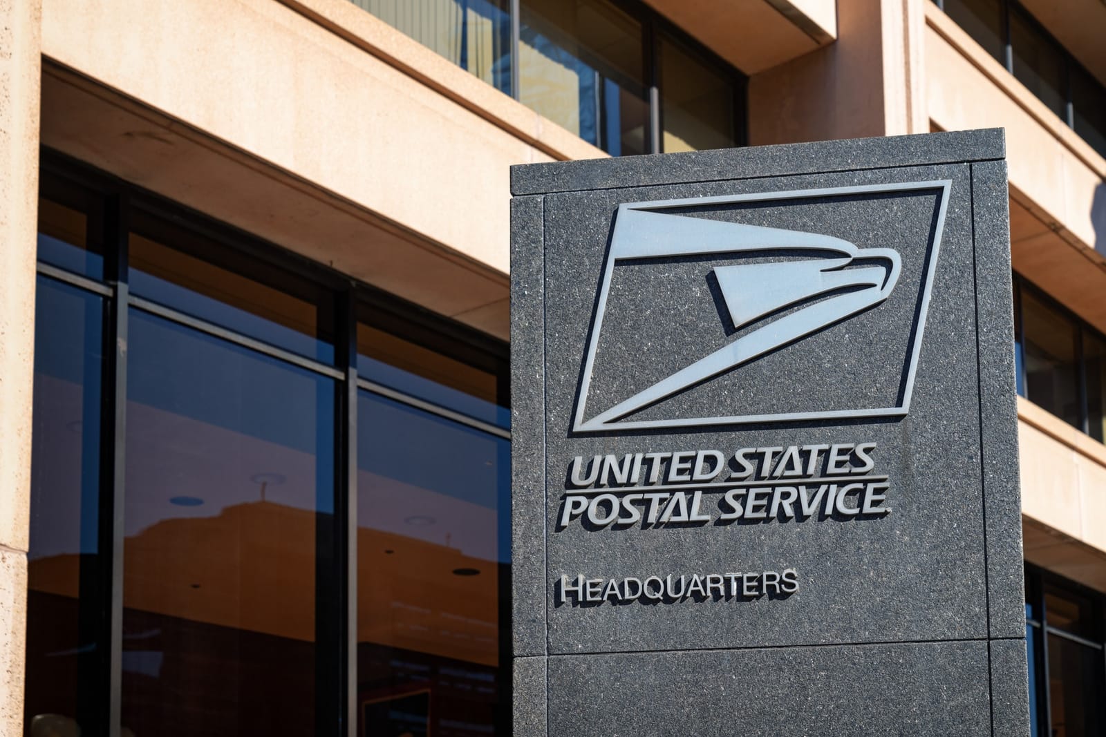 USPS headquarters building at 475 L'Enfant Plaza, Washington, D.C.