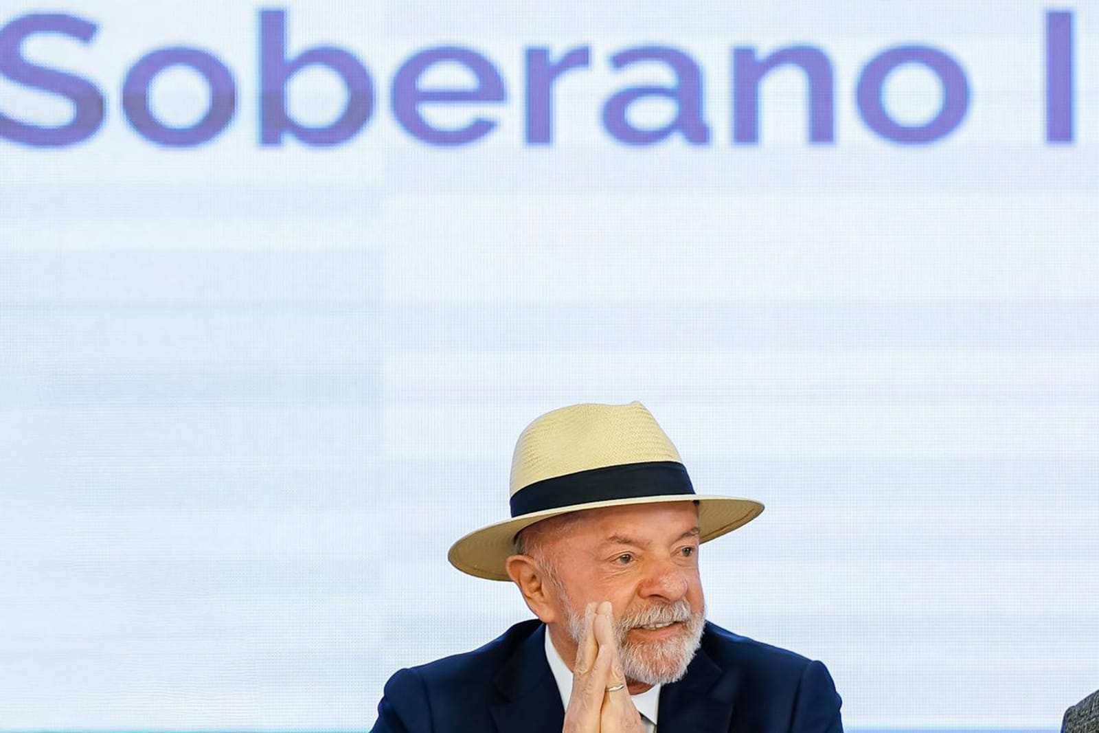 President Lula signing the bill funding credit lines of the Brasil Soberano program (the response to U.S. tariffs) at Palácio do Planalto, July 22, 2026.